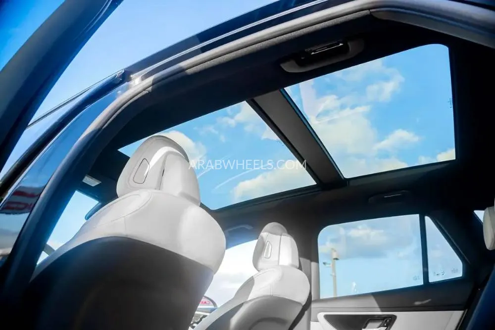 Mercedes Benz GLC Class 2024 for Sale in Dubai Image-5