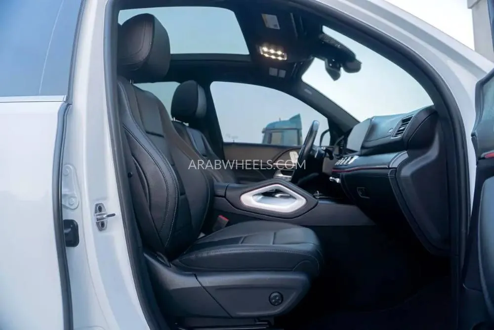 Mercedes Benz GLE Class 2024 for Sale in Dubai Image-4