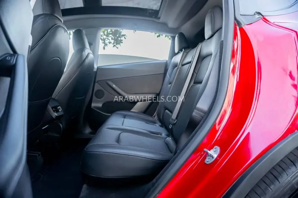 Tesla Model Y 2023 for Sale in Dubai Image-3