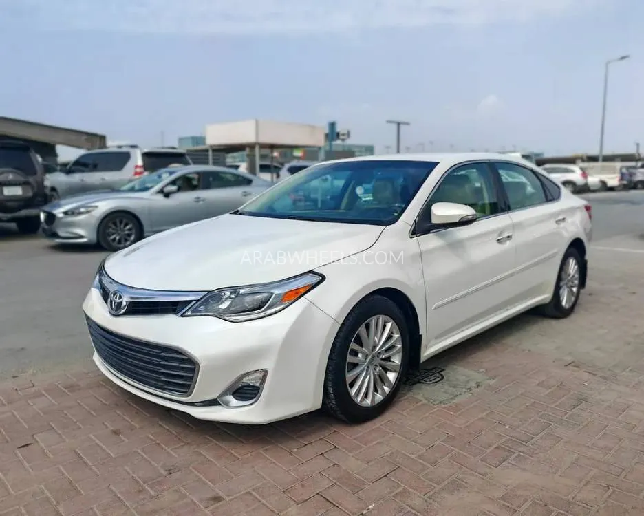 Toyota Avalon 2013 for Sale in Sharjah Image-2