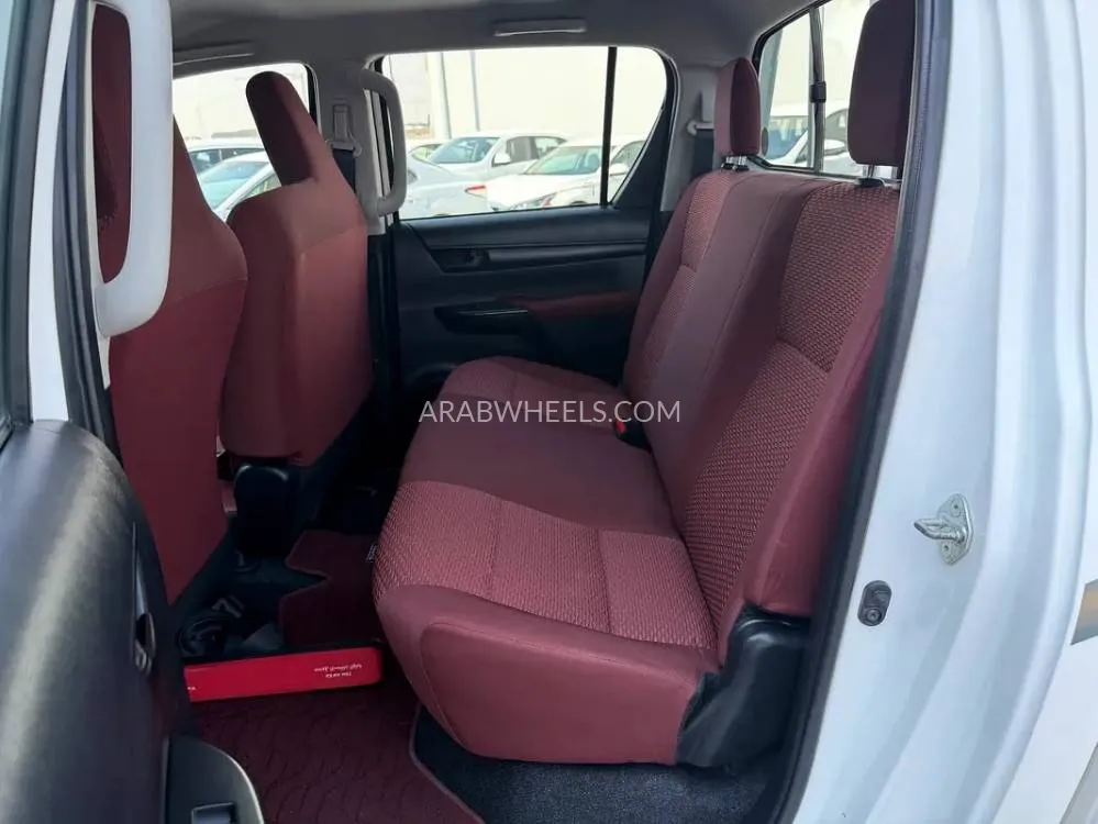 Toyota Hilux 2024 for Sale in Abu Dhabi Image-8