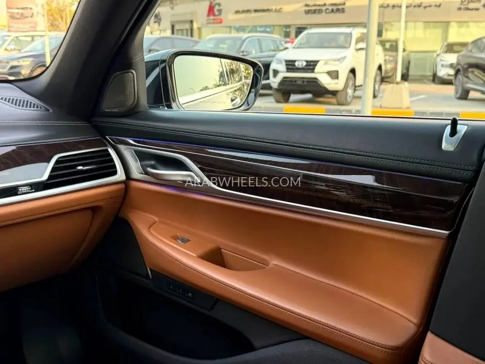 بي إم دبليو الفئة السابعة 2022 for Sale in دبي Image-9