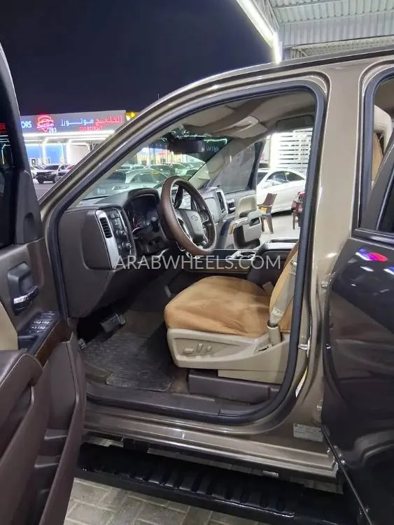 Chevrolet Silverado 2015 for Sale in Ajman Image-2