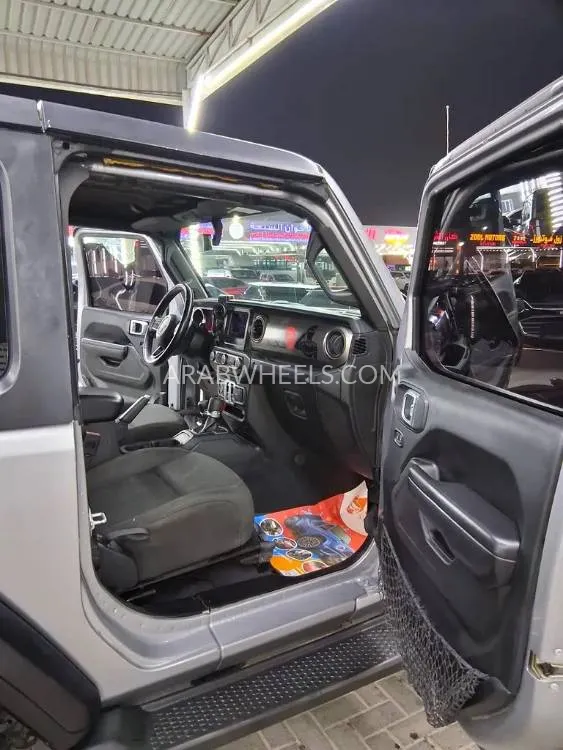 Jeep Wrangler 2018 for Sale in Ajman Image-9
