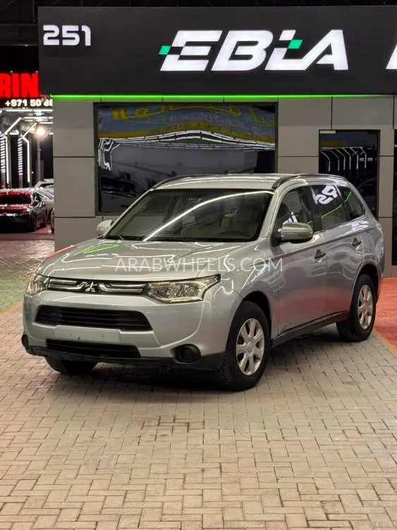 Mitsubishi Outlander 2013 for Sale in Ajman Image-4