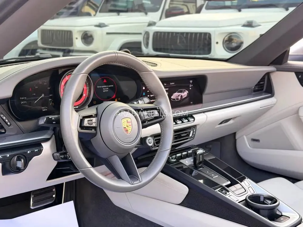 بورشه 911 2024 for Sale in دبي Image-4