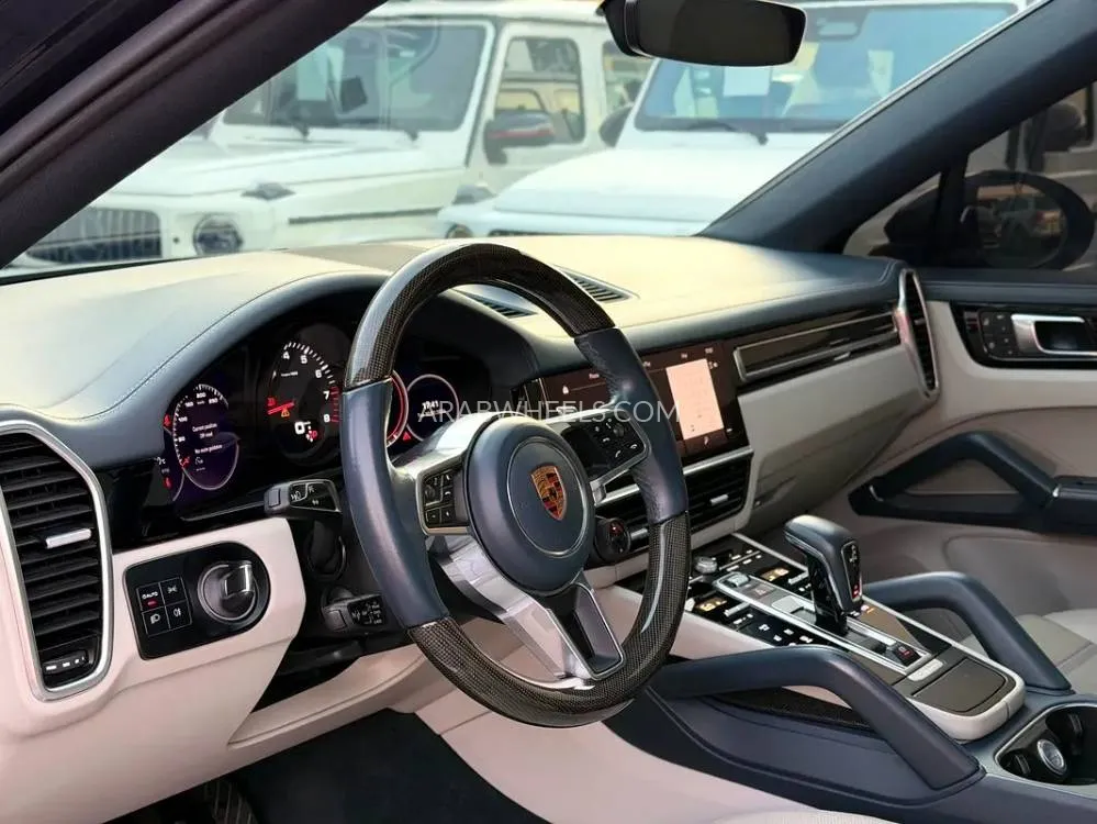 Porsche Cayenne 2023 for Sale in Dubai Image-4