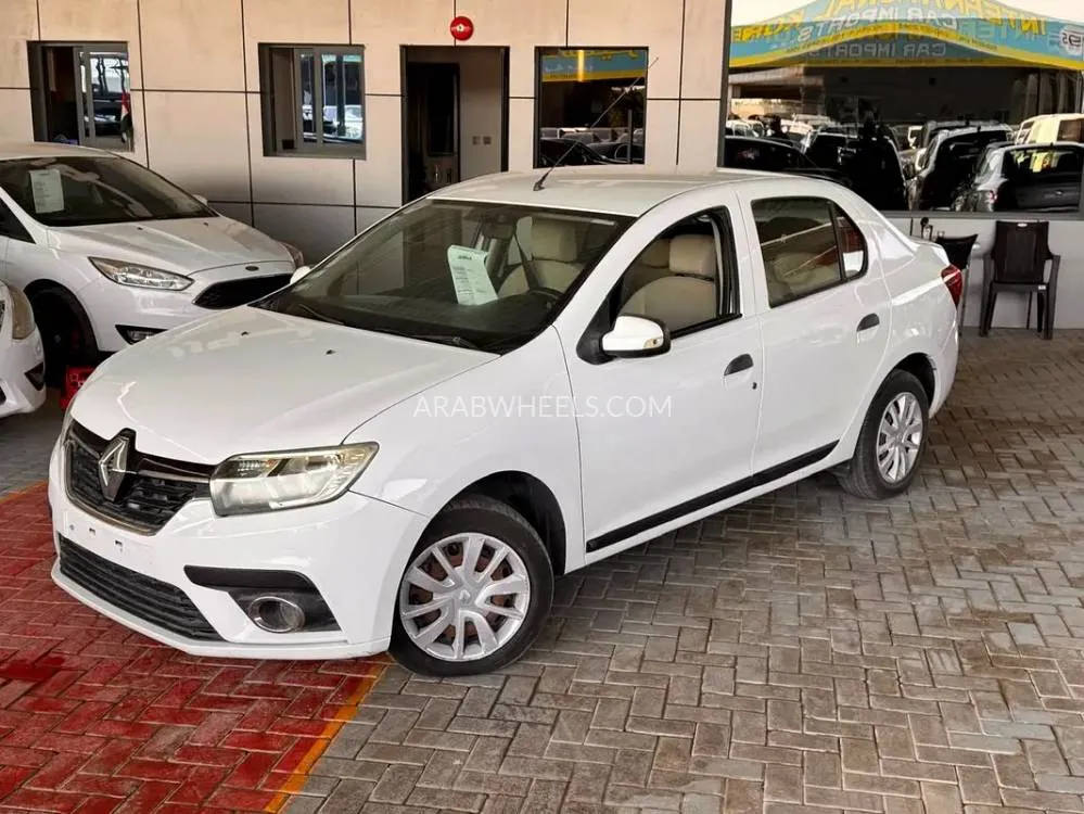 Renault Symbol 2017 for Sale in Ajman Image-2