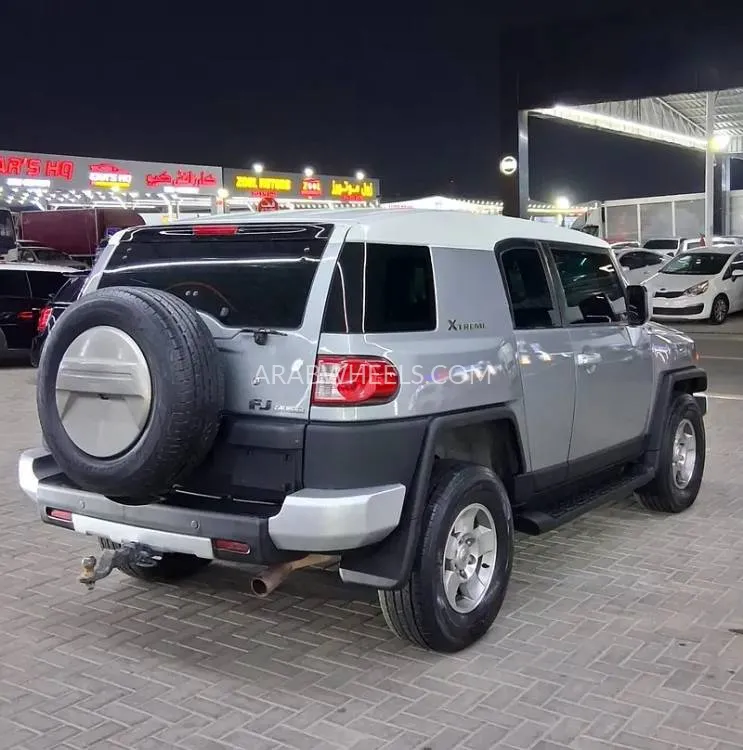 Toyota FJ Cruiser 2009 for Sale in Ajman Image-7