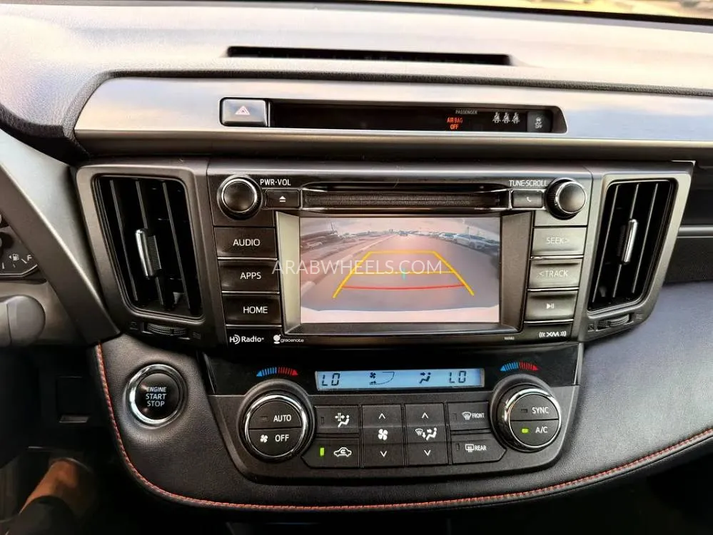 تويوتا راف 4 2017 for Sale in دبي Image-17