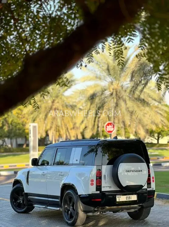 Land Rover Defender 2023 for Sale in Sharjah Image-8