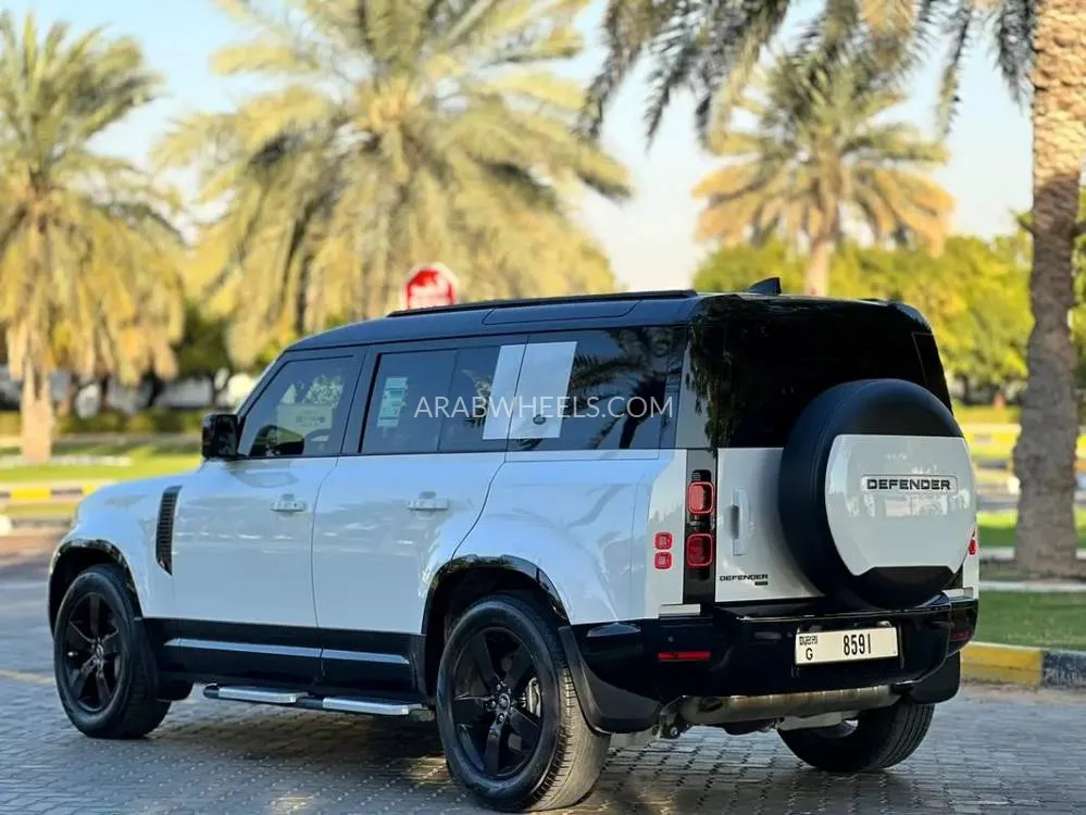 Land Rover Defender 2023 for Sale in Sharjah Image-12