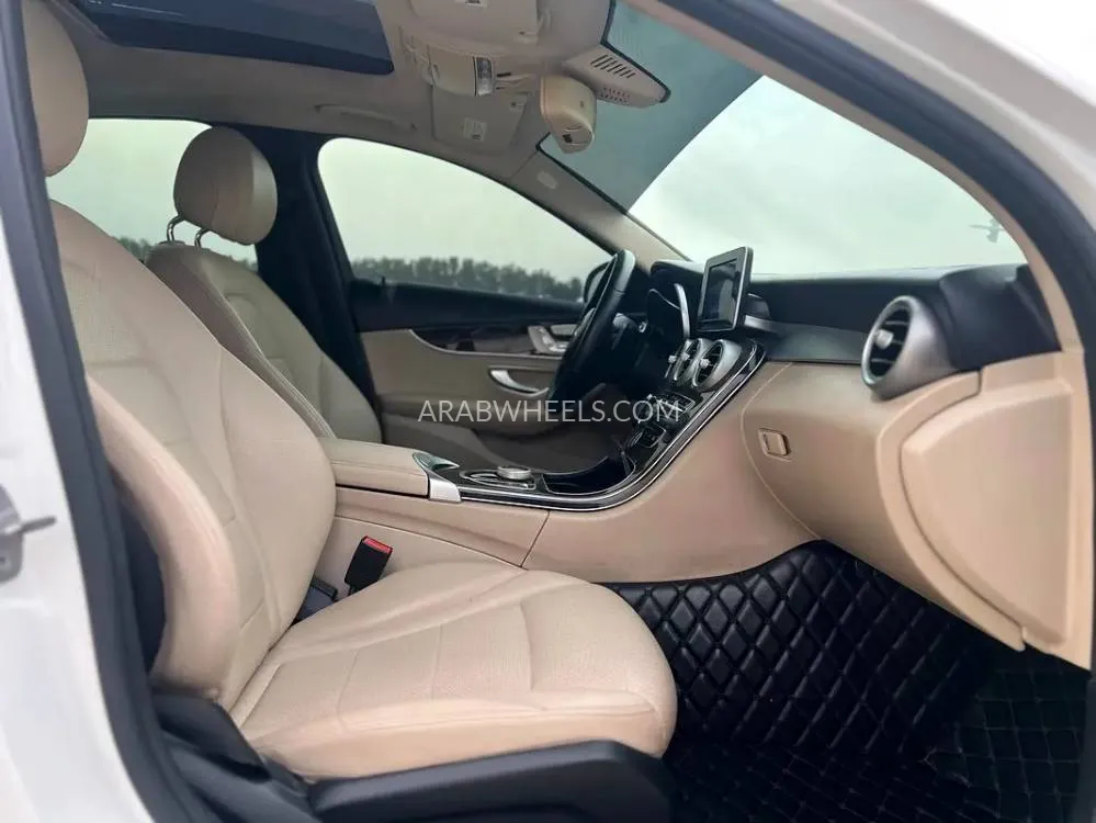 Mercedes Benz C Class 2018 for Sale in Sharjah Image-2