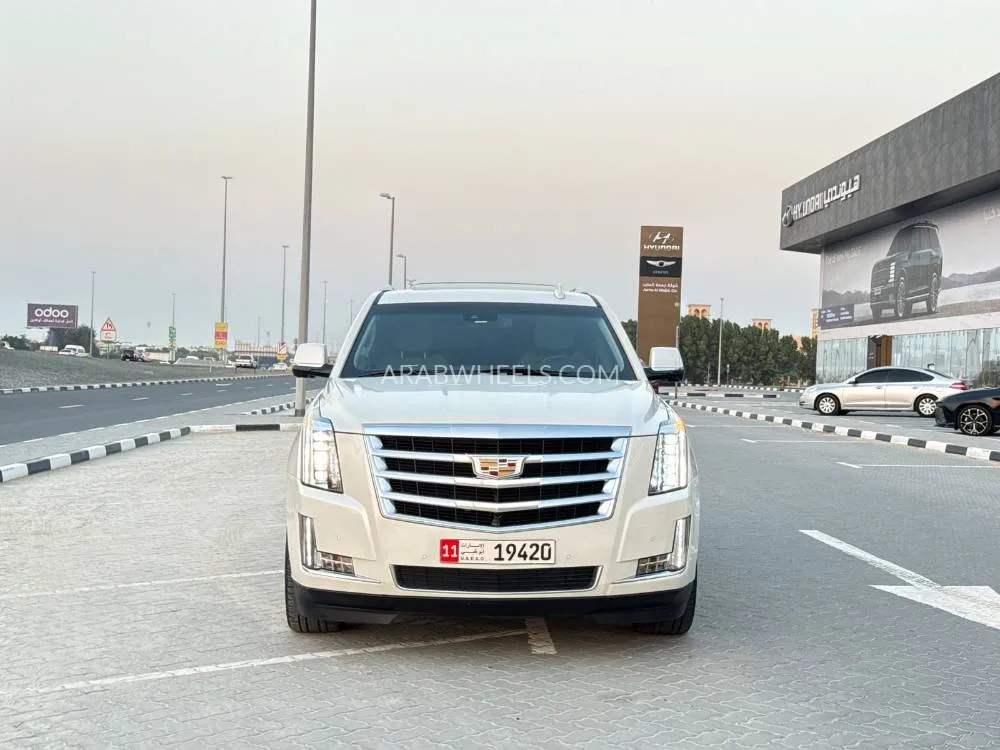 كاديلاك إسكاليد 2015 for Sale in الشارقة Image-8