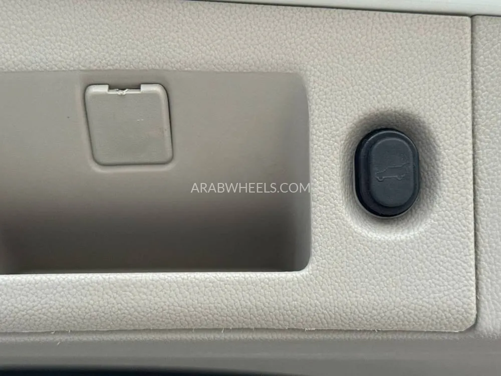 كاديلاك إسكاليد 2015 for Sale in الشارقة Image-15