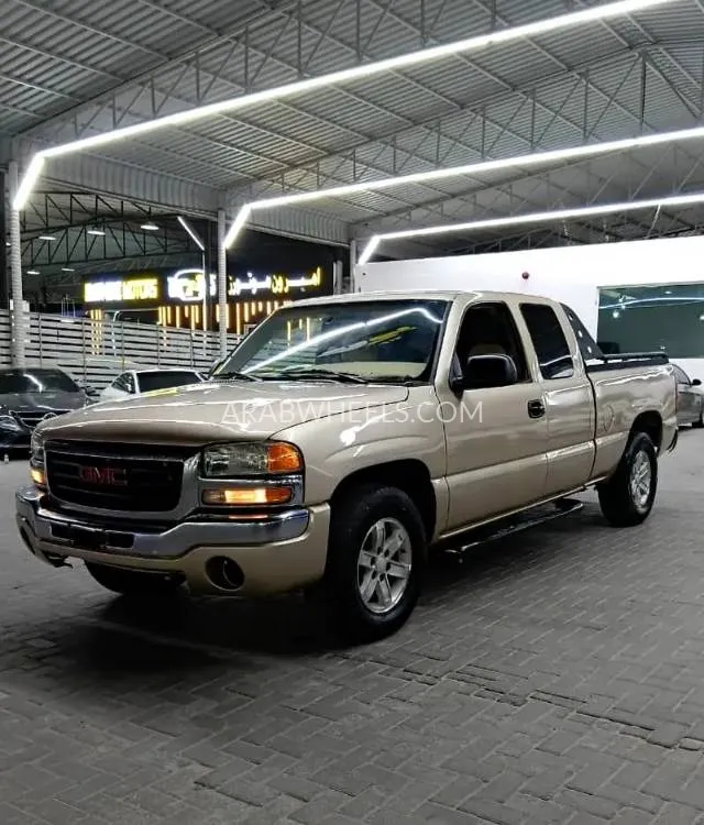 GMC Sierra 2004 for Sale in Ajman Image-11