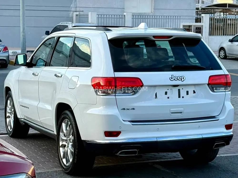 Jeep Cherokee 2015 for Sale in Sharjah Image-15