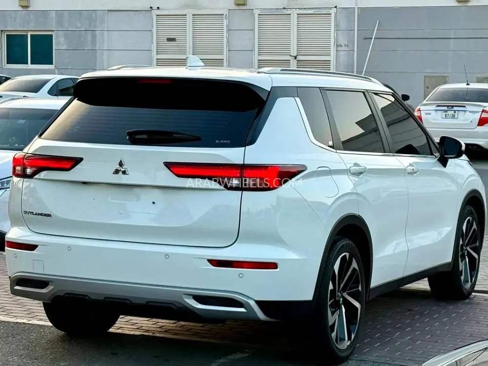 Mitsubishi Outlander 2025 for Sale in Sharjah Image-7