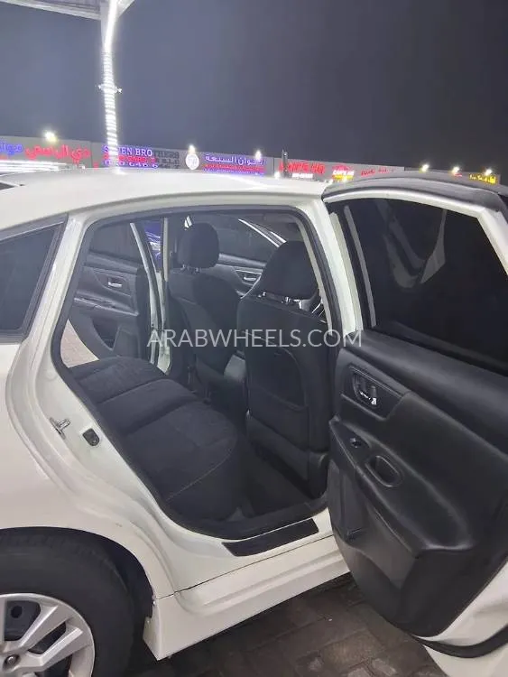 Nissan Altima 2017 for Sale in Ajman Image-8