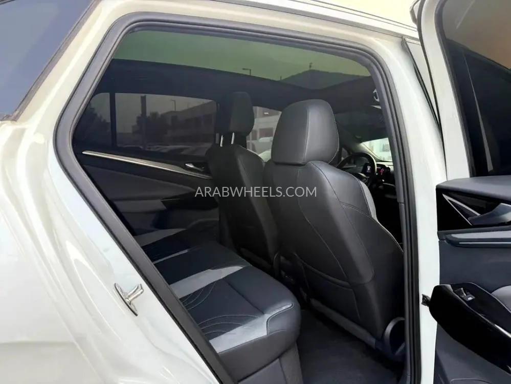  فولكس واجن آي دي. 4 2021 for Sale in الشارقة Image-3