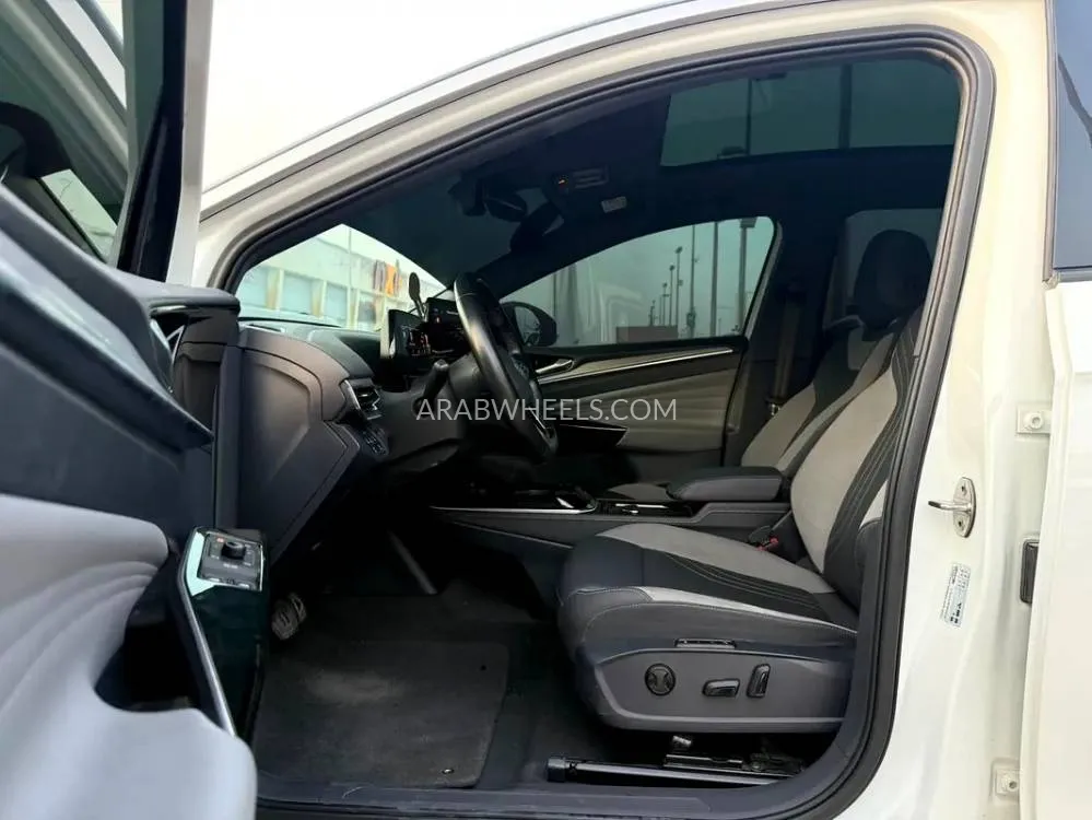  فولكس واجن آي دي. 4 2021 for Sale in الشارقة Image-11