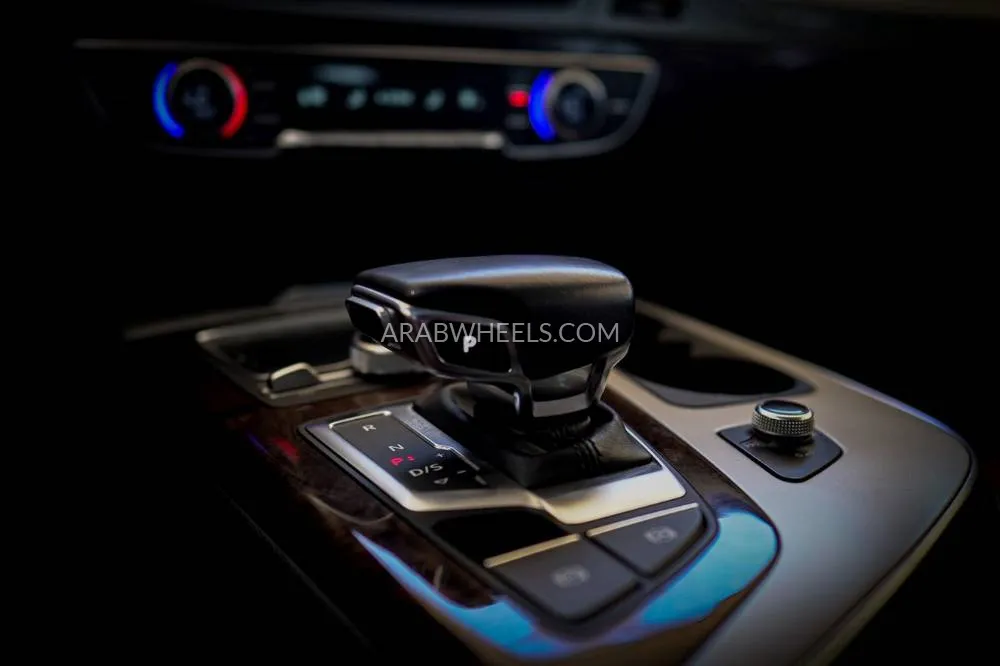 Audi Q7 2016 for Sale in Dubai Image-24