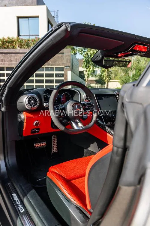 Mercedes Benz SL Class 2022 for Sale in Dubai Image-19
