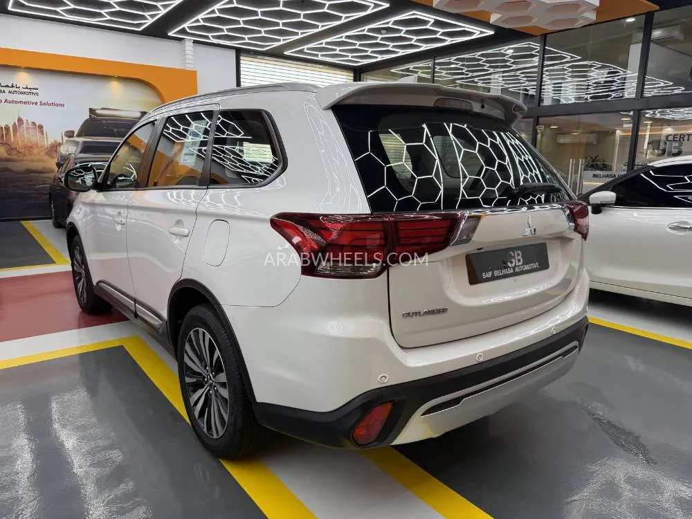 Mitsubishi Outlander 2023 for Sale in Dubai Image-5