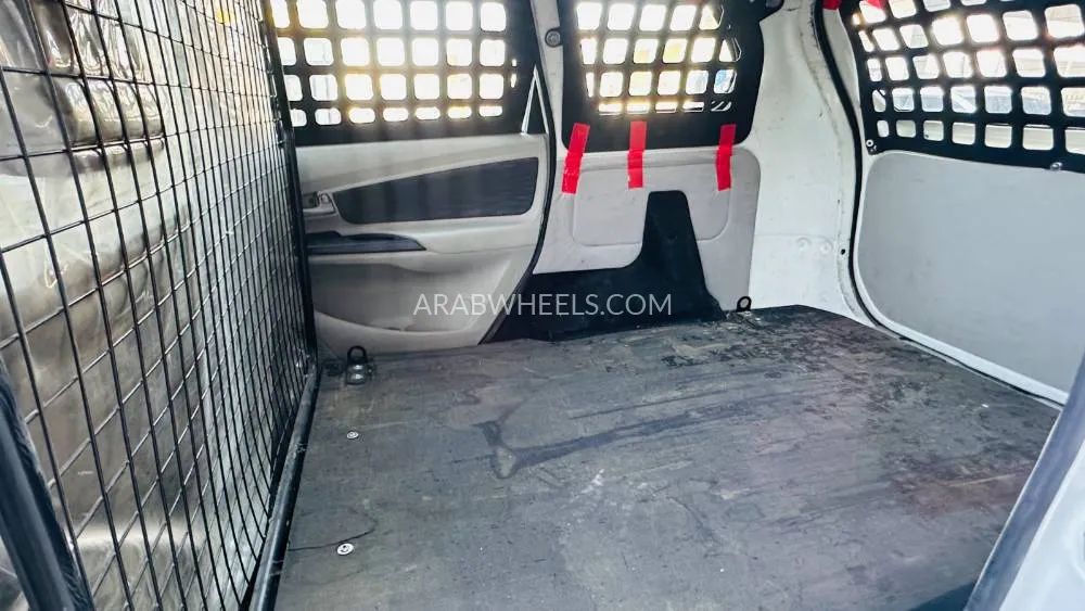 Toyota Avanza 2020 for Sale in Dubai Image-11