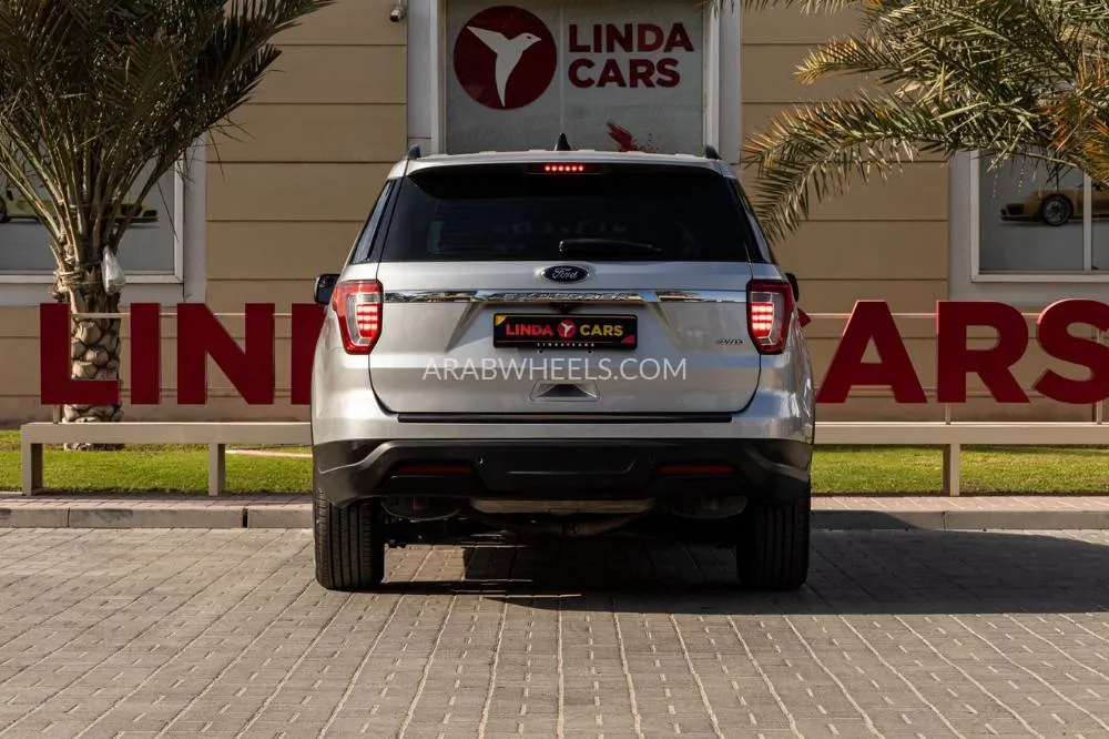 Ford Explorer 2018 for Sale in Dubai Image-6
