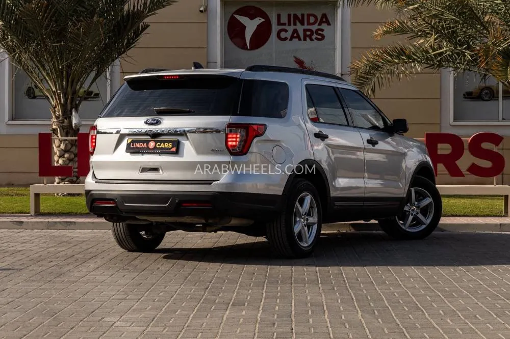 Ford Explorer 2018 for Sale in Dubai Image-8