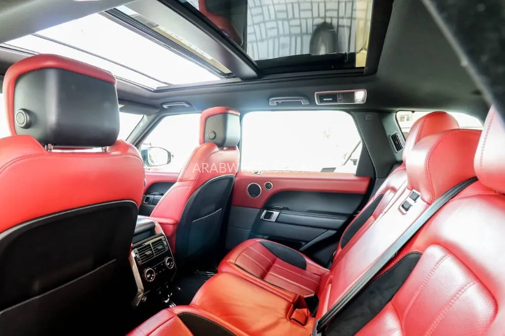 Land Rover Range Rover Sport 2019 for Sale in Dubai Image-24