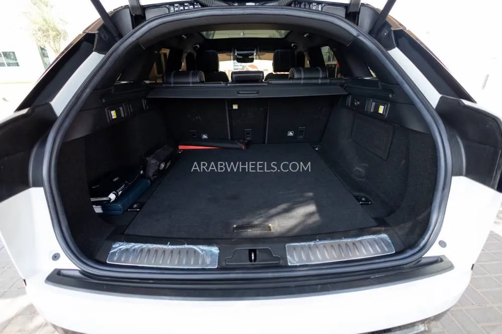 لاند روفر رينج روفر فيلار 2019 for Sale in دبي Image-22