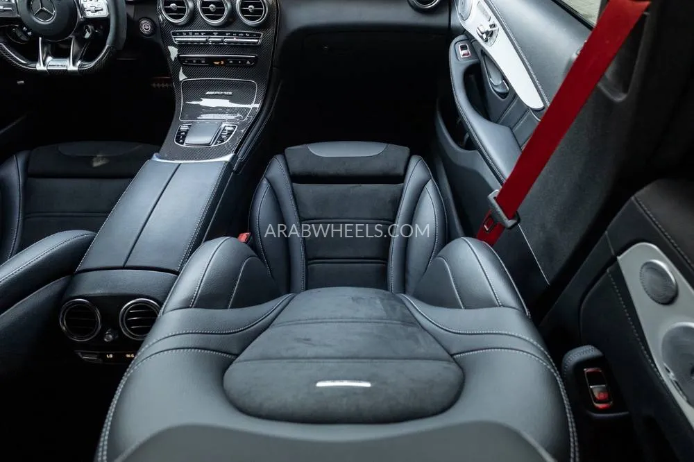 Mercedes Benz GLC Class 2020 for Sale in Dubai Image-17