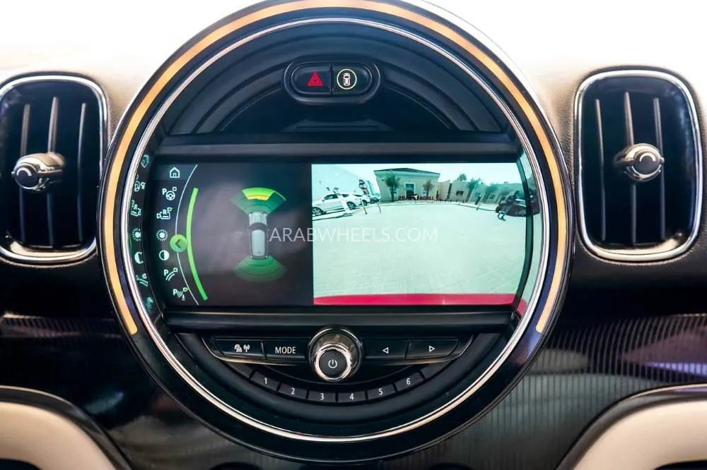 Mini Countryman 2018 for Sale in Dubai Image-23