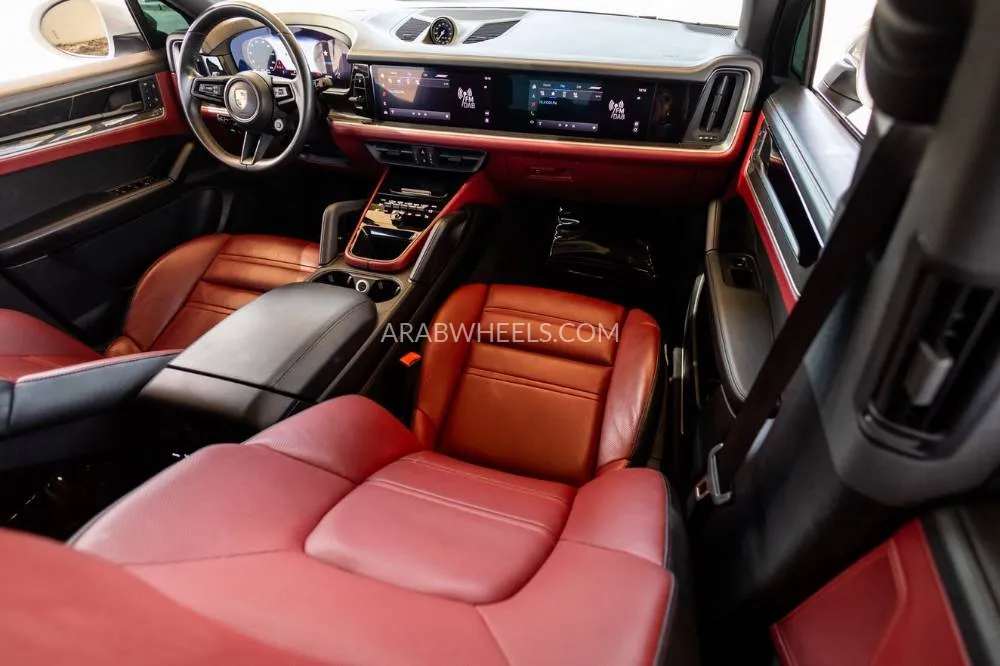 Porsche Cayenne 2025 for Sale in Dubai Image-23