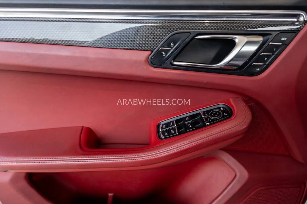 Porsche Macan 2015 for Sale in Dubai Image-12