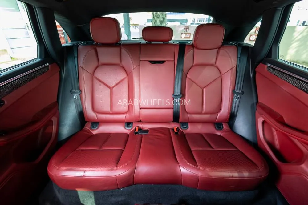 Porsche Macan 2015 for Sale in Dubai Image-24