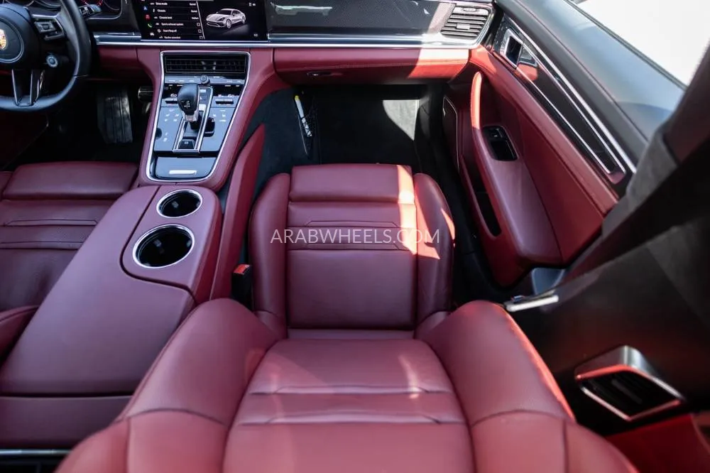Porsche Panamera 2022 for Sale in Dubai Image-19