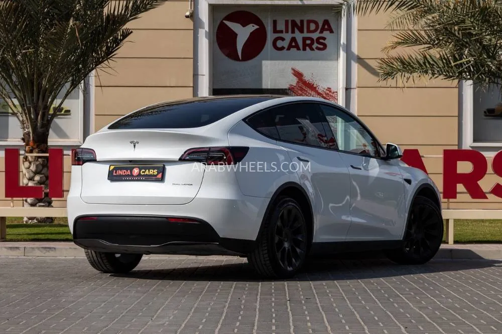 Tesla Model Y 2023 for Sale in Dubai Image-9