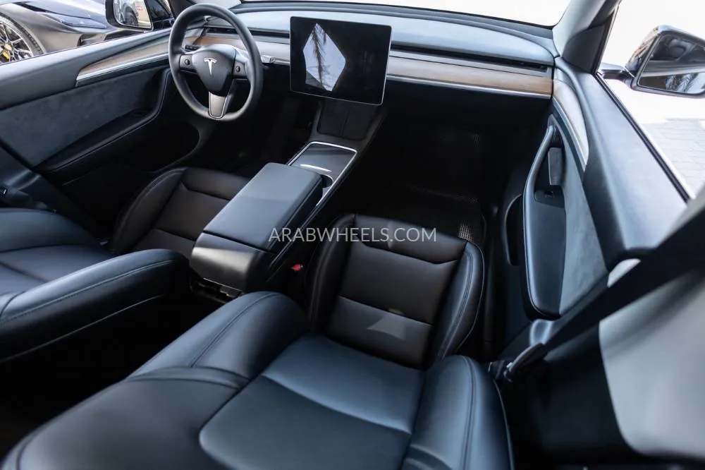 Tesla Model Y 2024 for Sale in Dubai Image-21