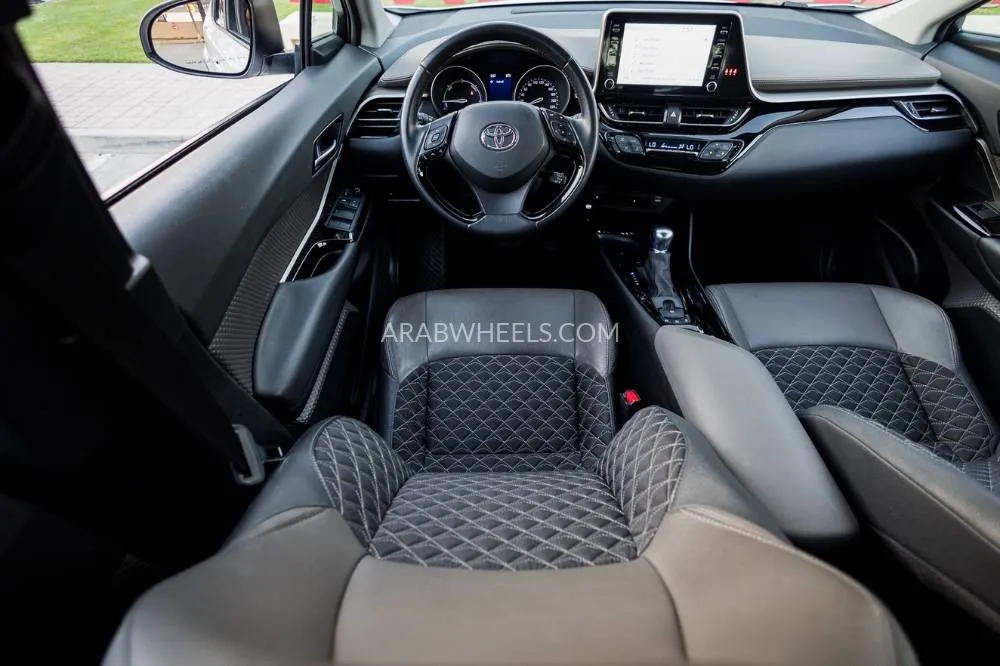 Toyota C-HR 2022 for Sale in Dubai Image-15