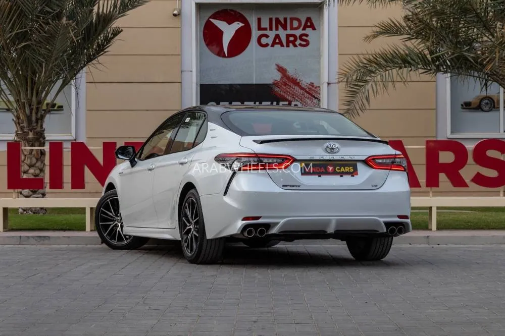 Toyota Camry 2024 for Sale in Dubai Image-8