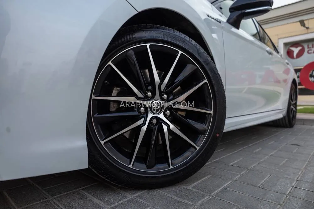 Toyota Camry 2024 for Sale in Dubai Image-12