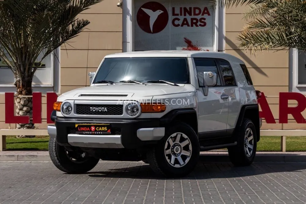 Toyota FJ Cruiser 2022 for Sale in Dubai Image-2