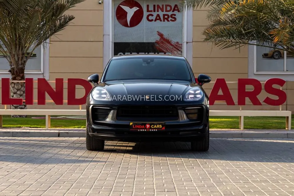 Porsche Macan 2022 for Sale in Dubai Image-4
