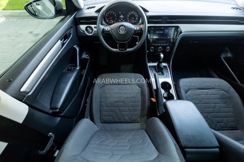 Volkswagen Passat 2021 for Sale in Dubai Image-15