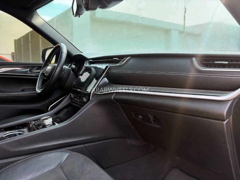 Jeep Cherokee 2022 for Sale in Dubai Image-13