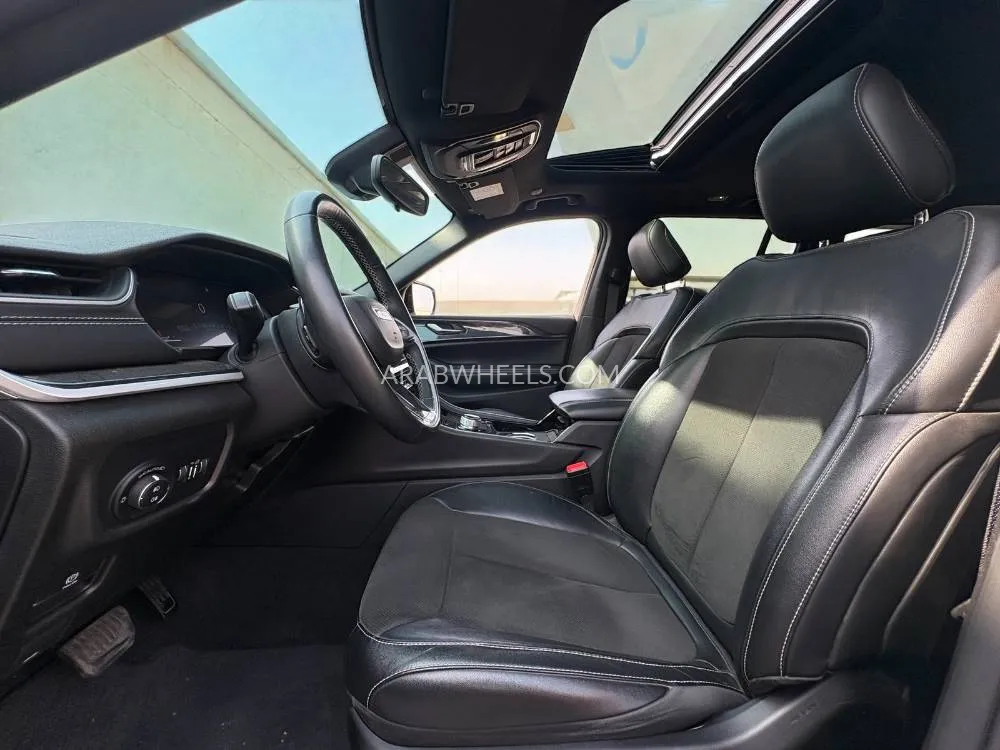 Jeep Cherokee 2022 for Sale in Dubai Image-18