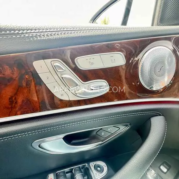 Mercedes Benz E Class 2017 for Sale in Dubai Image-17